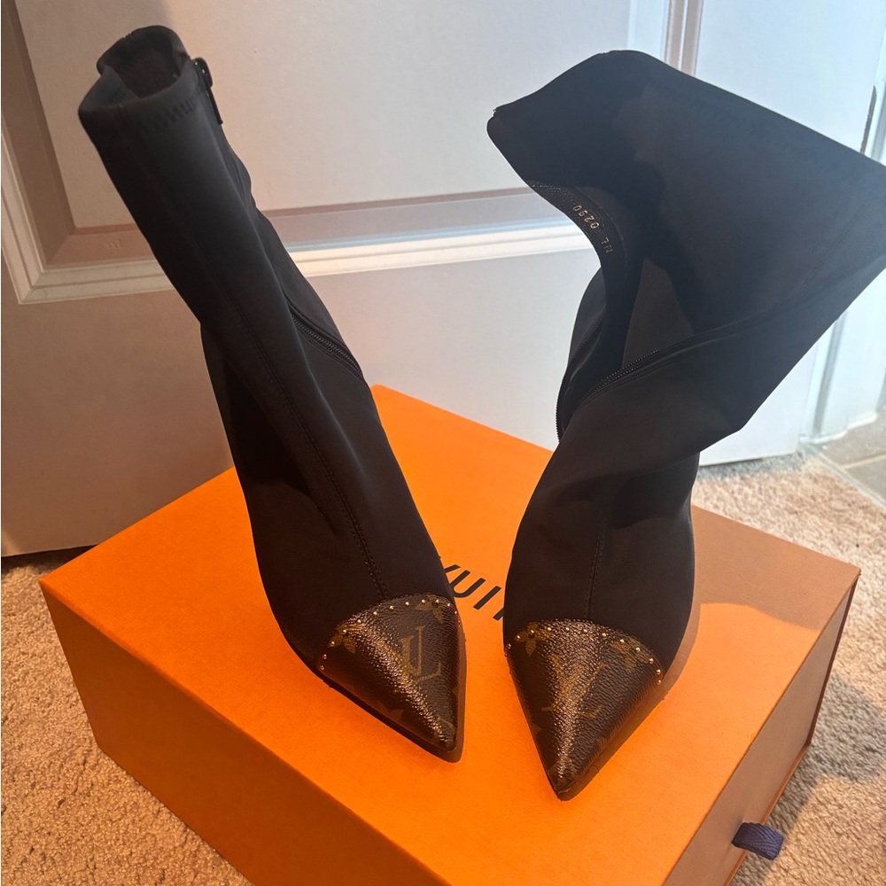 Louis Vuitton Black Boots with Gold Detailing - Picture 2 of 2